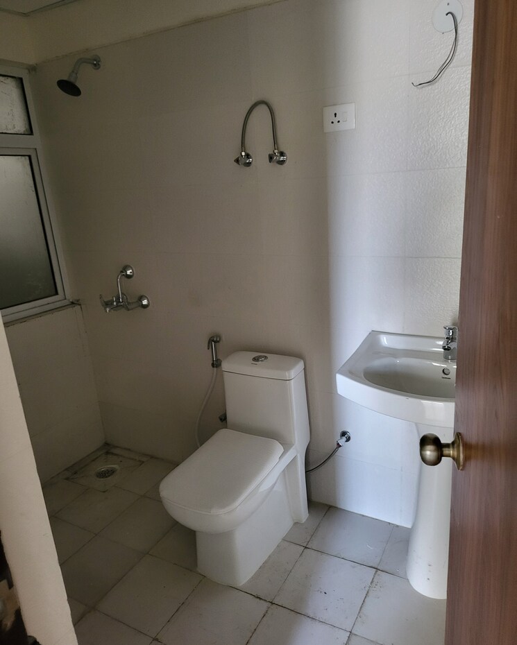 Bathroom, vvip-mangal 3 Bedroom 1870 Sq.Ft. Apartment In Raj Nagar Extension Ghaziabad 8196302