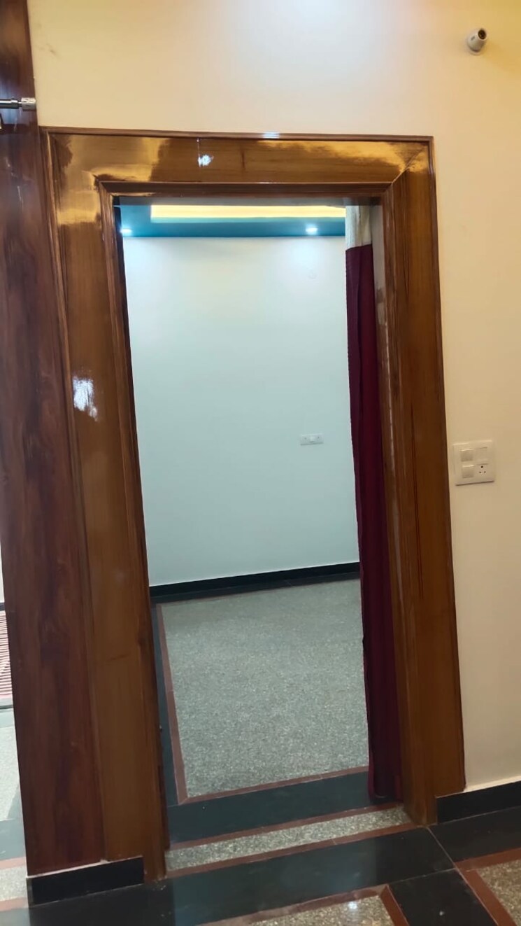 Room, ganga nagar 5 Bedroom 180 Sq.Yd. Villa In Ganga Nagar Meerut 8196320