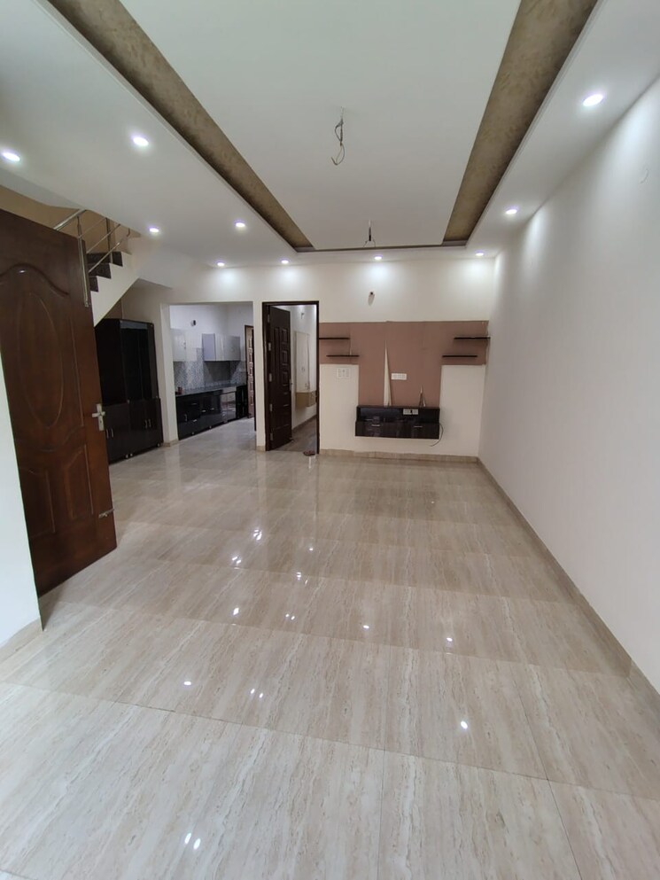 Living Room, vip road 3 Bedroom 1800 Sq.Ft. Independent House In Vip Road Zirakpur 8196340
