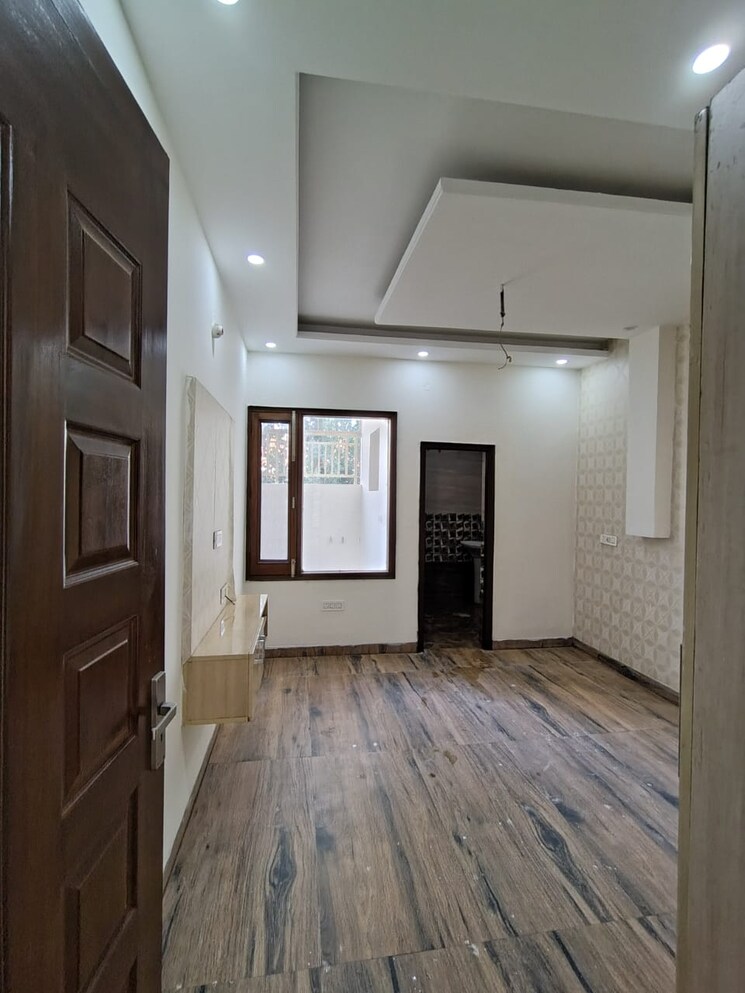 Room, vip road 3 Bedroom 1800 Sq.Ft. Independent House In Vip Road Zirakpur 8196340
