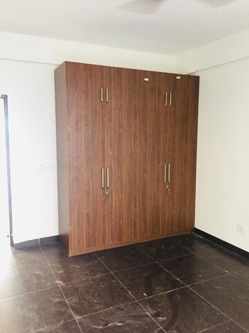 Room in 2 BHK Apartment at Wave Floors, Mahurali – for Rent