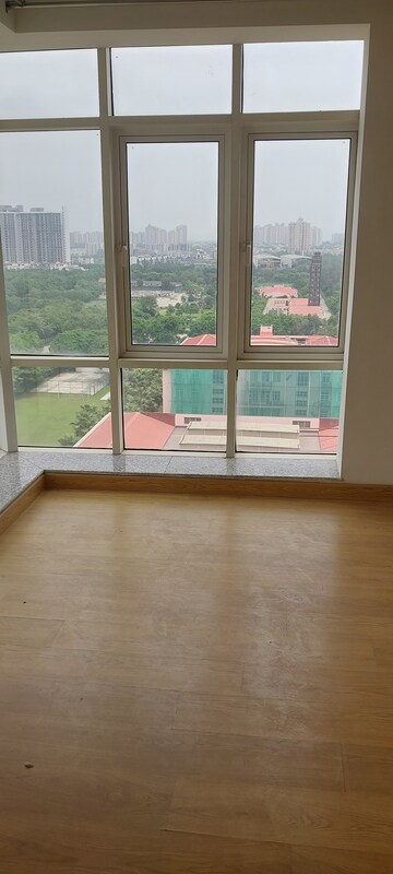 Furnished Amenities in 2 BHK Apartment at Jaypee Greens Star Court, Jaypee Greens – for Sale