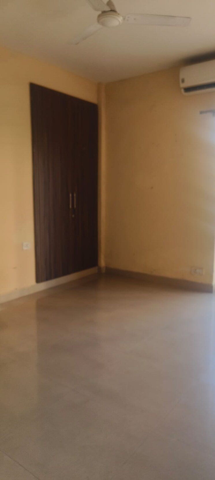 Room, sector 93 3 Bedroom 1900 Sq.Ft. Apartment In Sector 93 Gurgaon 8196359