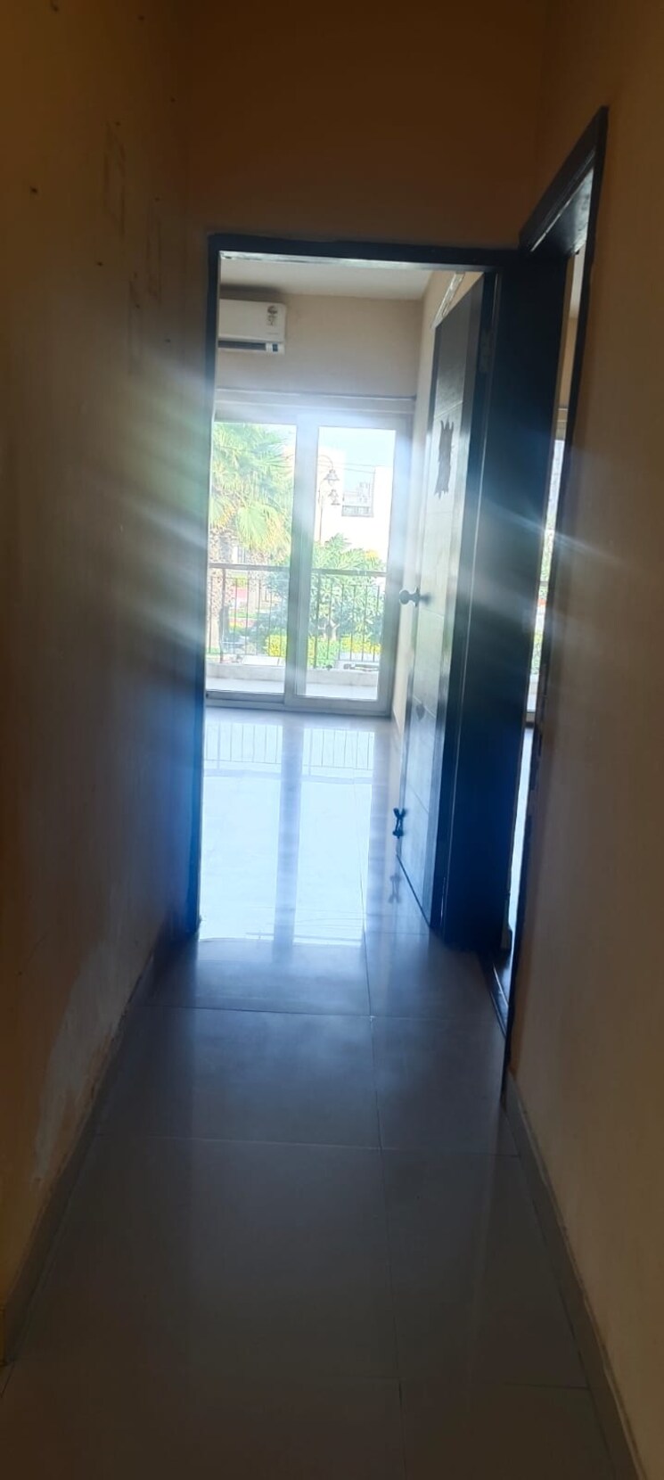 Room, sector 93 3 Bedroom 1900 Sq.Ft. Apartment In Sector 93 Gurgaon 8196359