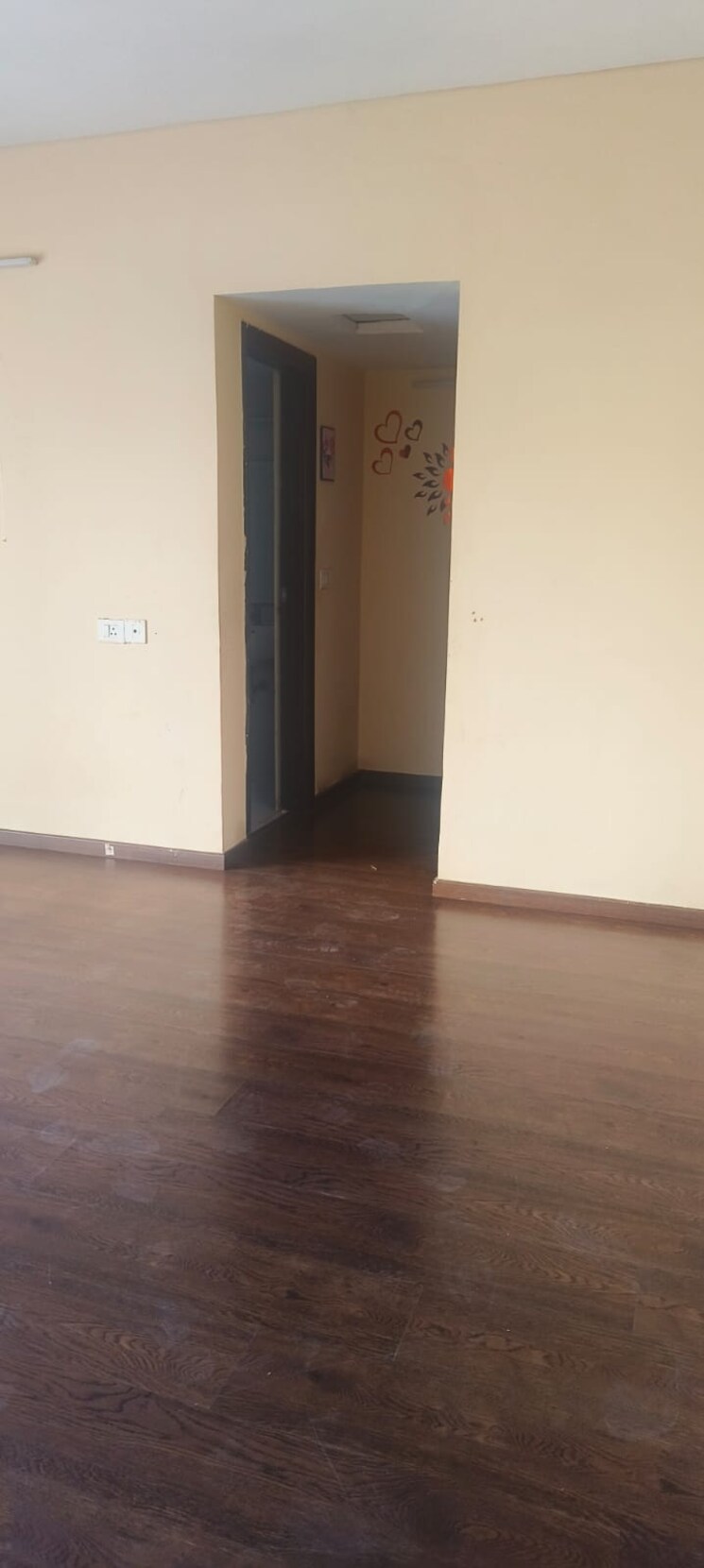 Room, sector 93 3 Bedroom 1900 Sq.Ft. Apartment In Sector 93 Gurgaon 8196359