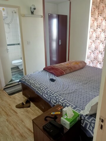 Master Bedroom in 2 BHK Apartment at Ansal Sushant Estate, Sector 52 – for Rent
