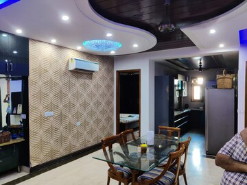 Team Area in 4 BHK Builder Floor at Unitech South City 1, South City 1 – for Rent