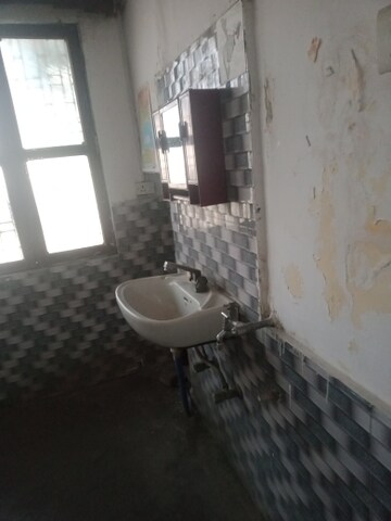 2 BHK Independent House For Rent in Aliganj