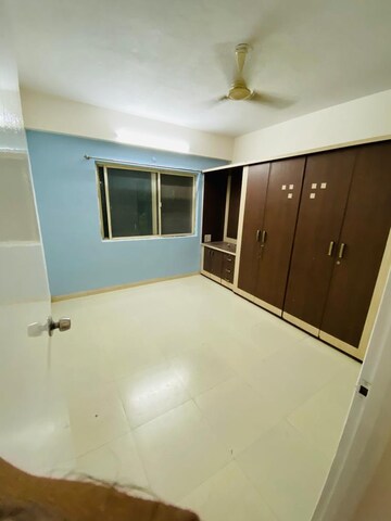 Room in 3 BHK Apartment at Bengali Square – for Sale