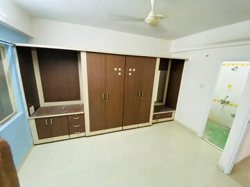 Room in 3 BHK Apartment at Bengali Square – for Sale