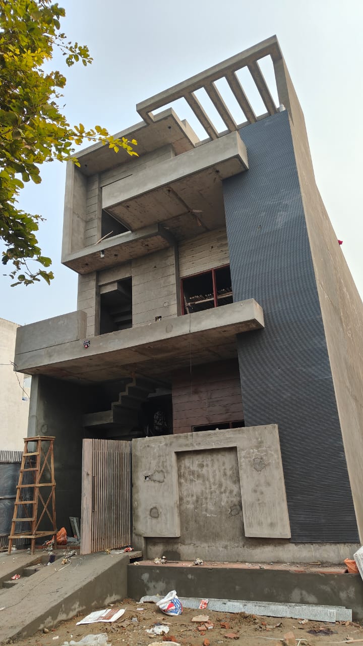 4 BHK + Servant Room Villa For Sale in Sainik Vihar