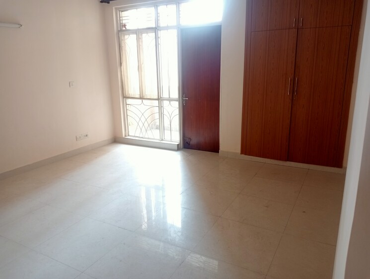 Room, parsvnath-green-ville 3 Bedroom 1945 Sq.Ft. Apartment In Sector 48 Gurgaon 8196458