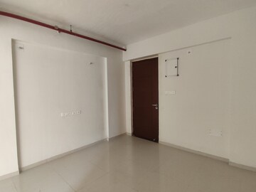 Room in 2 BHK Apartment at Pacifica Hillcrest Phase 1, Gachibowli – for Sale
