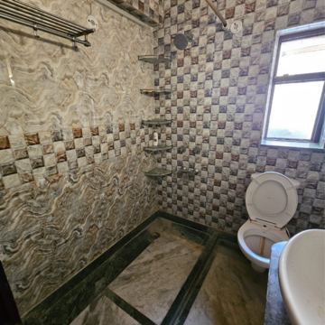 Bathroom in 2 BHK Builder Floor at South Extension ii – for Rent