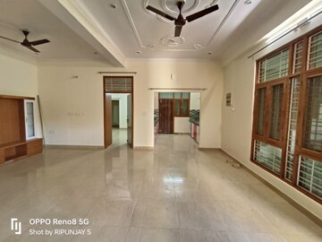 Living Room in 3 BHK Independent House at Gomti Nagar – for Rent