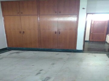 Room in 2.5 BHK Apartment at Mahagun Mywoods II, Sector 16c Greater Noida – for Sale