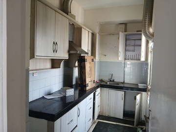 Kitchen in 2 BHK Apartment at DLF Regency Park I, Dlf Phase iv – for Rent