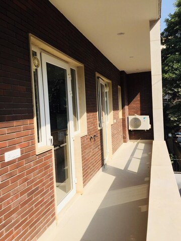 Balcony in 1 BHK Builder Floor at Sector 43 – for Rent
