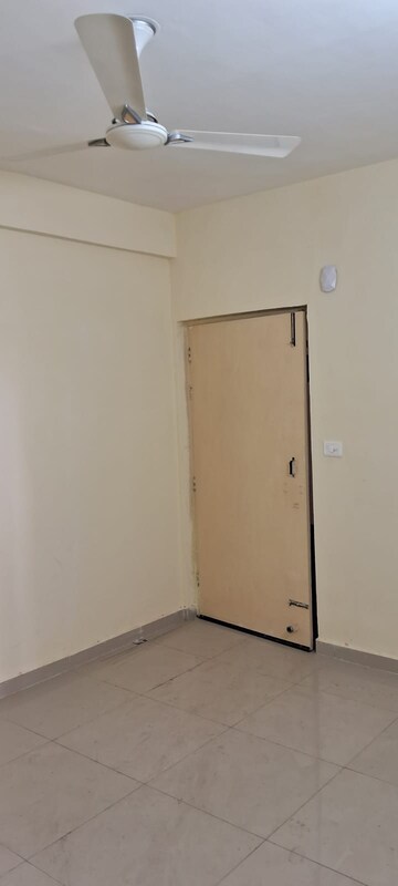 Room in 4 BHK Apartment at Experion The Heart Song, Sector 108 – for Rent