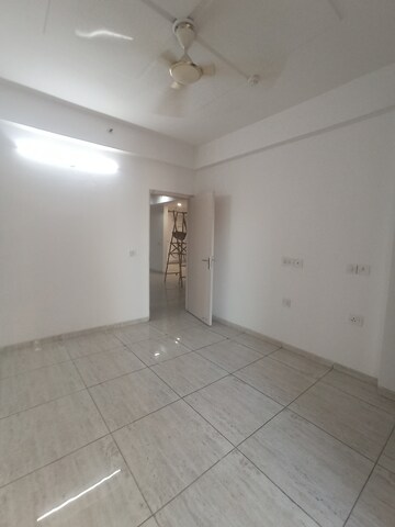 Room in 3 BHK Apartment at Ajnara Ambrosia, Sector 118 – for Rent