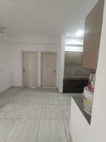 Room in 3 BHK Apartment at Ajnara Ambrosia, Sector 118 – for Rent
