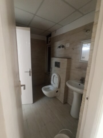 Bathroom in 3 BHK Apartment at Ajnara Ambrosia, Sector 118 – for Rent