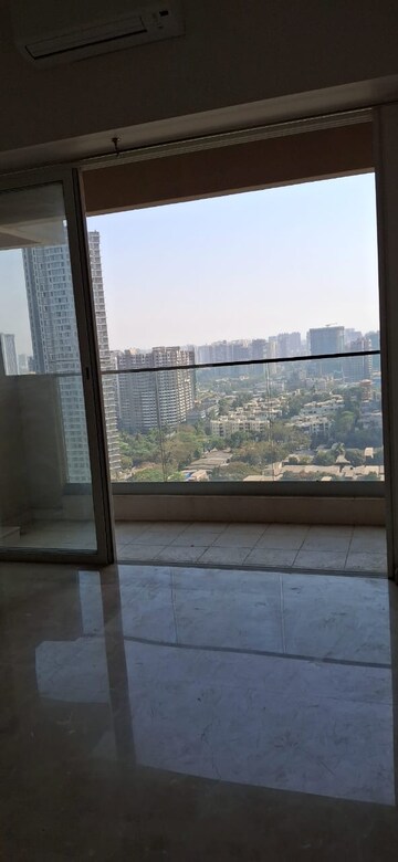  2 BHK Apartment at Kalpataru Radiance, Goregaon West – for Rent