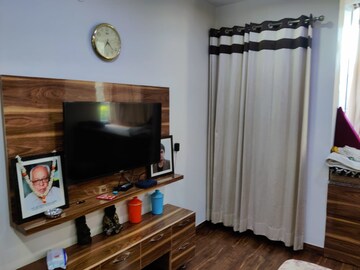 Bedroom in 3 BHK Independent House at Unitech Cyber Park, Sector 39 – for Rent