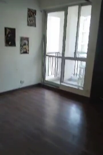 Room in 3 BHK Apartment at Jaypee Greens Kosmos, Sector 134 – for Rent