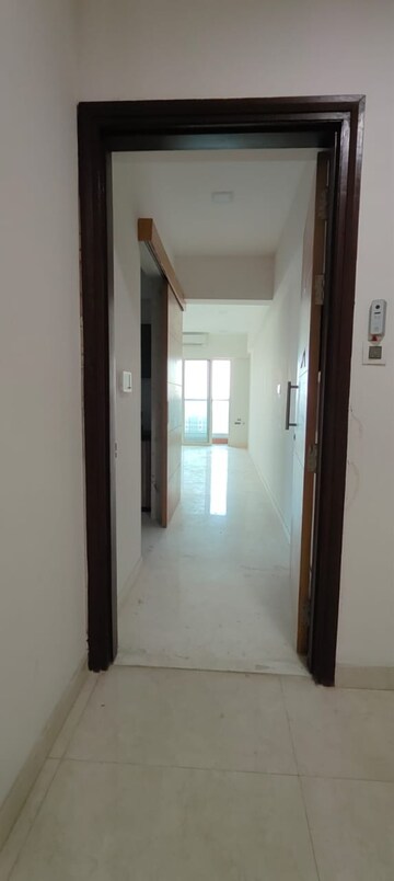 Room in 3 BHK Apartment at Ekta Tripolis, Goregaon West – for Rent