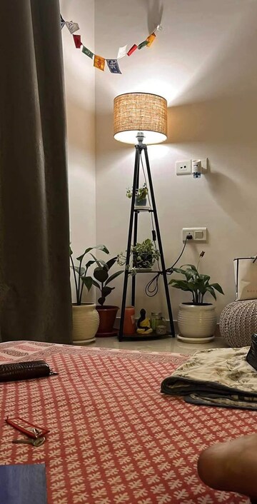 Room in 2 BHK Apartment at Hiranandani Estate, Ghodbunder Road – for Rent