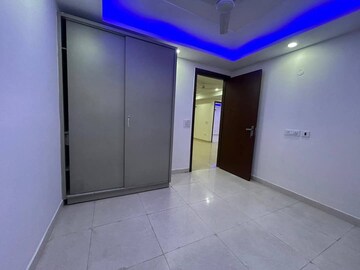 Room in 3 BHK Builder Floor at Saket – for Rent