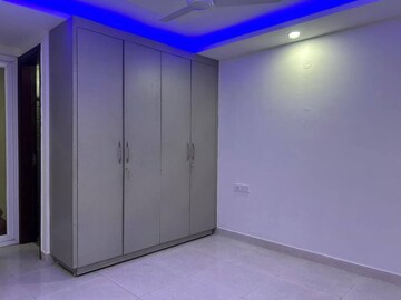 Room in 3 BHK Builder Floor at Saket – for Rent