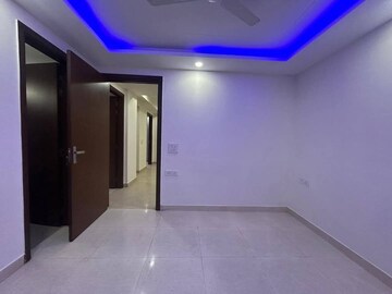 Room in 3 BHK Builder Floor at Saket – for Rent