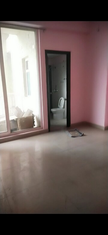 Room in 2 BHK Builder Floor at Arsh Complex, Alpha 1 Greater Noida – for Sale