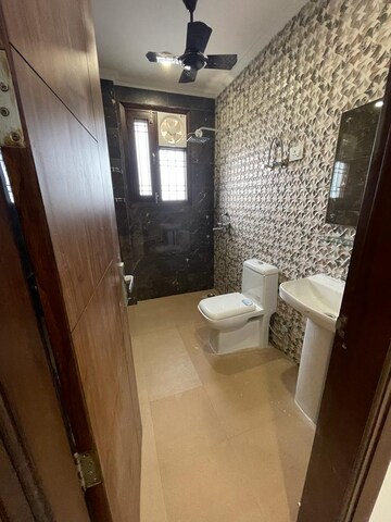 Bathroom in 1 BHK Builder Floor at Sector 51 – for Rent