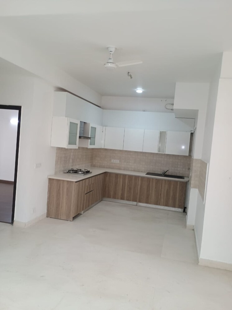 Kitchen, bptp-amstoria 3 Bedroom 2320 Sq.Ft. Builder Floor In Sector 102 Gurgaon 8196894