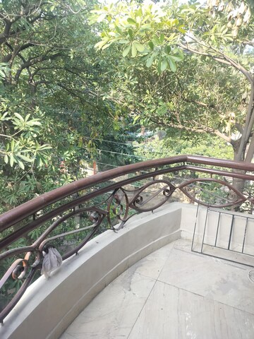 Balcony in 3.5 BHK Builder Floor at SS Mayfield Gardens, Sector 51 – for Rent