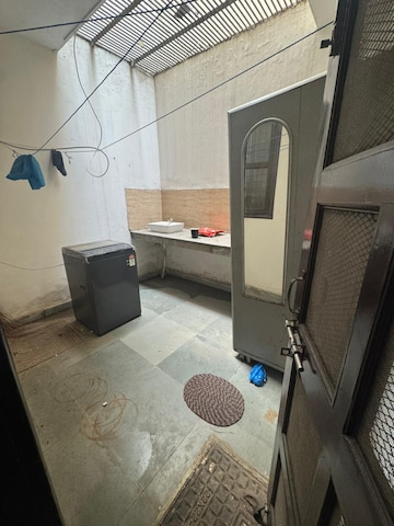Bathroom in 1 BHK Builder Floor at Sector 38 – for Rent