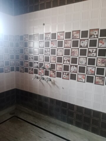 Balcony in 2.5 BHK Builder Floor at Sector 17 – for Rent
