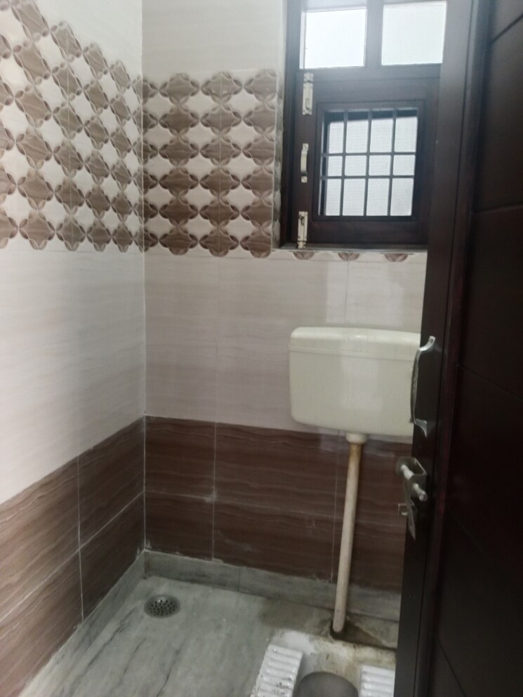 Bathroom, sector 17 2.5 Bedroom 1502 Sq.Ft. Builder Floor In Sector 17 Panipat 8196899