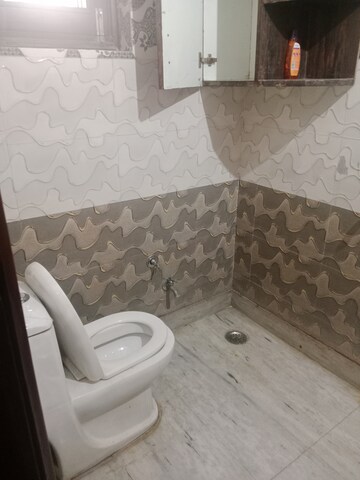 Bathroom in 2.5 BHK Builder Floor at Sector 17 – for Rent