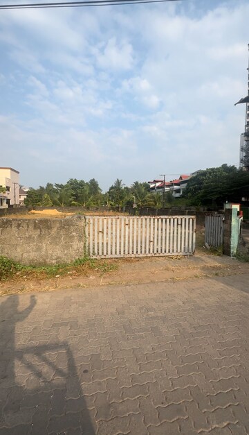 Plot Area in  Land at Kakkanad – for Sale