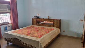 Bedroom in 3 BHK Apartment at Sector 20 – for Rent