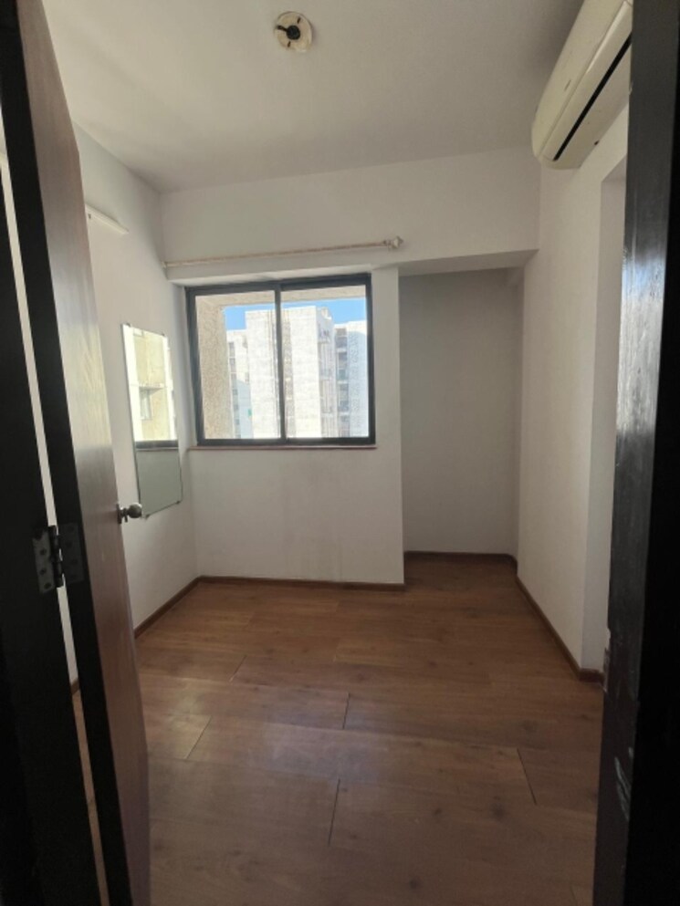 Room, lodha-palava-city-lakeshore-greens 1.5 Bedroom 649 Sq.Ft. Apartment In Dombivli East Thane 8197189