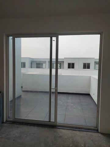 Room in 3 BHK Villa at Godrej Golf Links Crest, Sector 27 Yamuna Expressway – for Sale