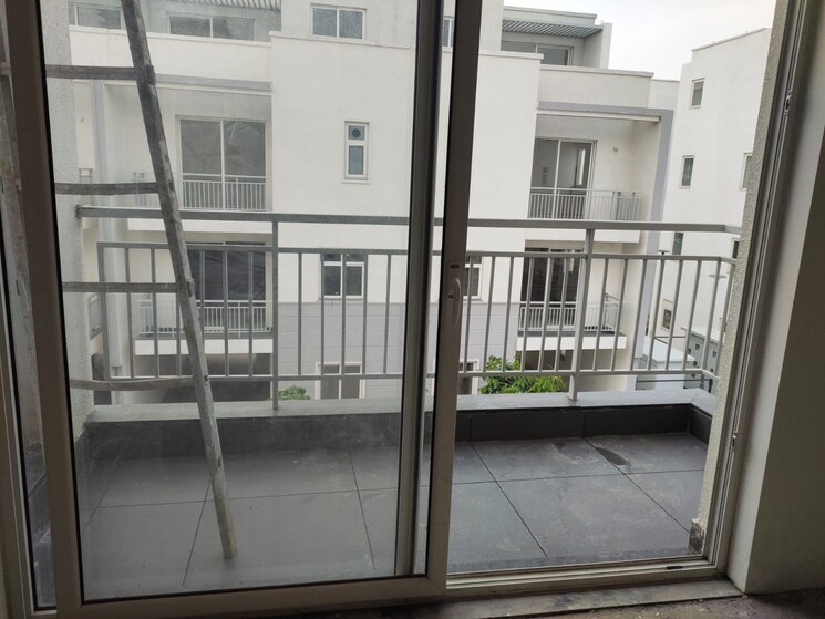 Balcony, godrej-golf-links-crest 3 Bedroom 2800 Sq.Ft. Villa In Sector 27 Yamuna Expressway Greater Noida 8197229