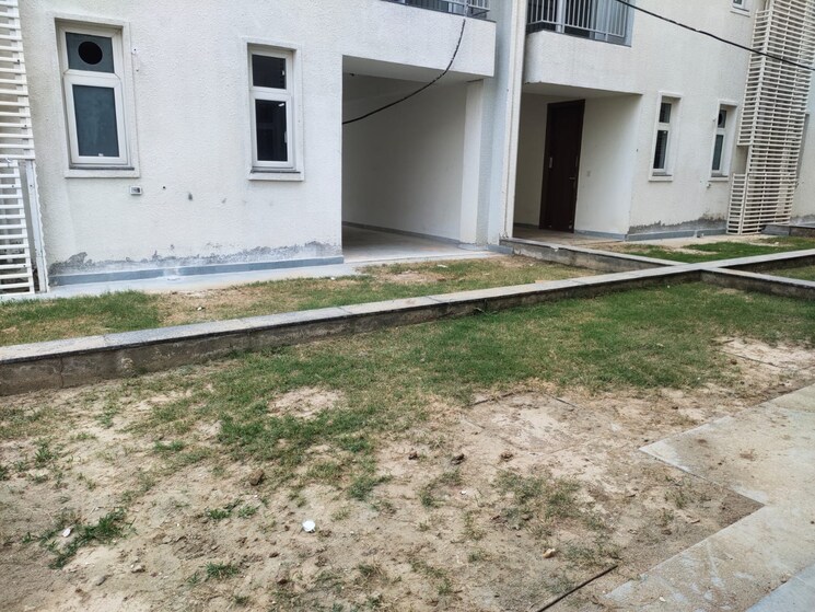 Balcony, godrej-golf-links-crest 3 Bedroom 2800 Sq.Ft. Villa In Sector 27 Yamuna Expressway Greater Noida 8197229