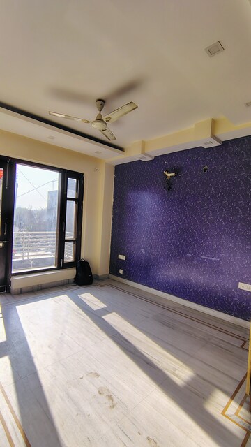 Room in 3.5 BHK Builder Floor at RWA Residential Society Sector 46, Sector 46 – for Rent