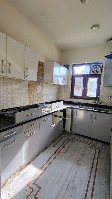 Kitchen in 3.5 BHK Builder Floor at RWA Residential Society Sector 46, Sector 46 – for Rent
